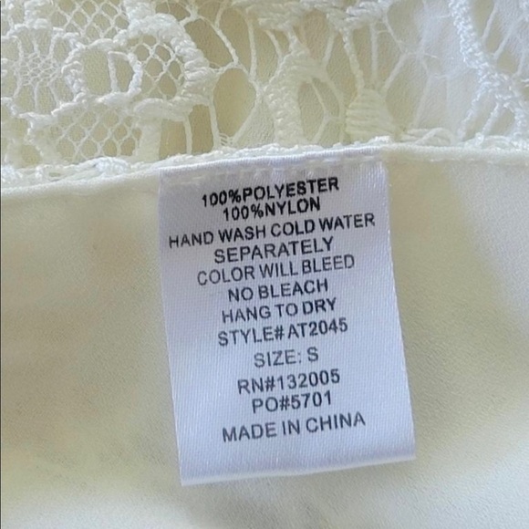 Alythea crop top cream SMALL spaghetti straps - Picture 4 of 5